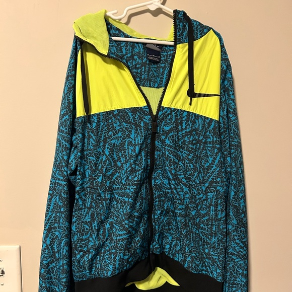 Nike Windbreaker - Picture 1 of 4